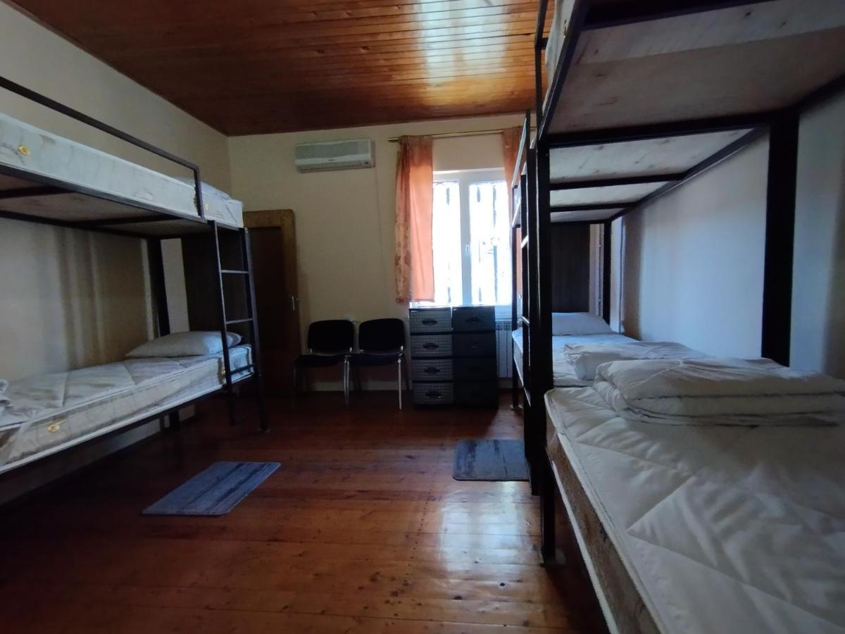 Wooden_Room_Hostel Yerevan Bagian luar foto