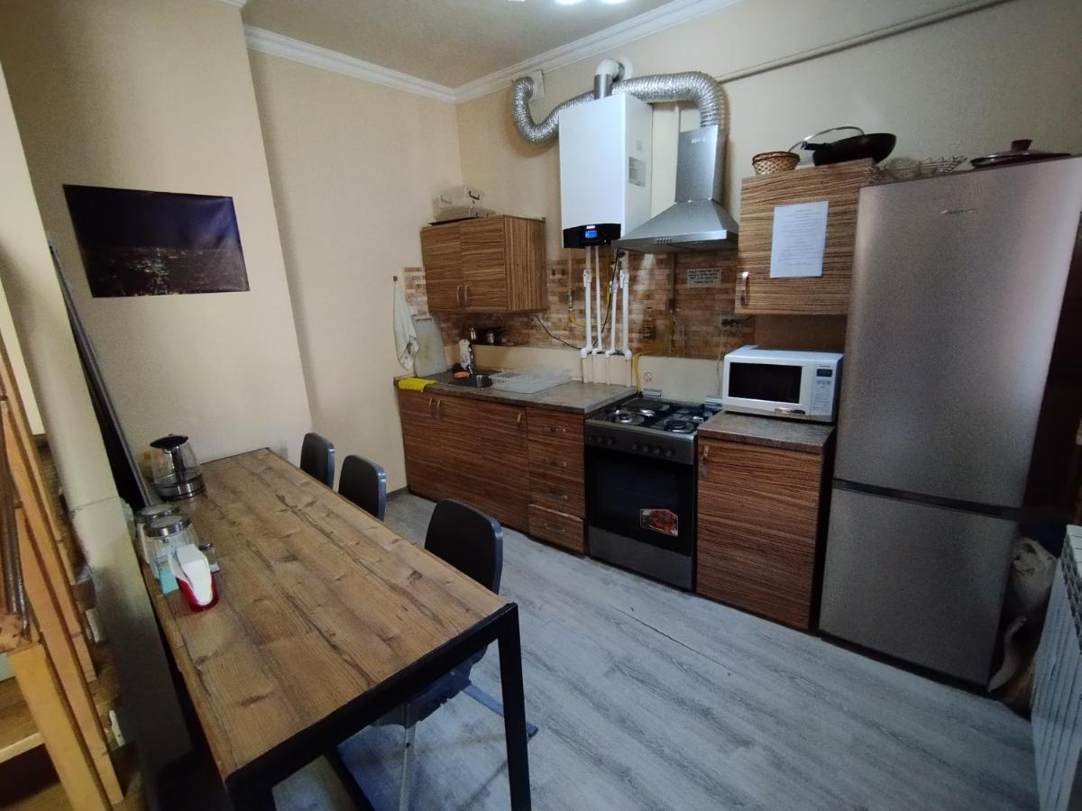 Wooden_Room_Hostel Yerevan Bagian luar foto