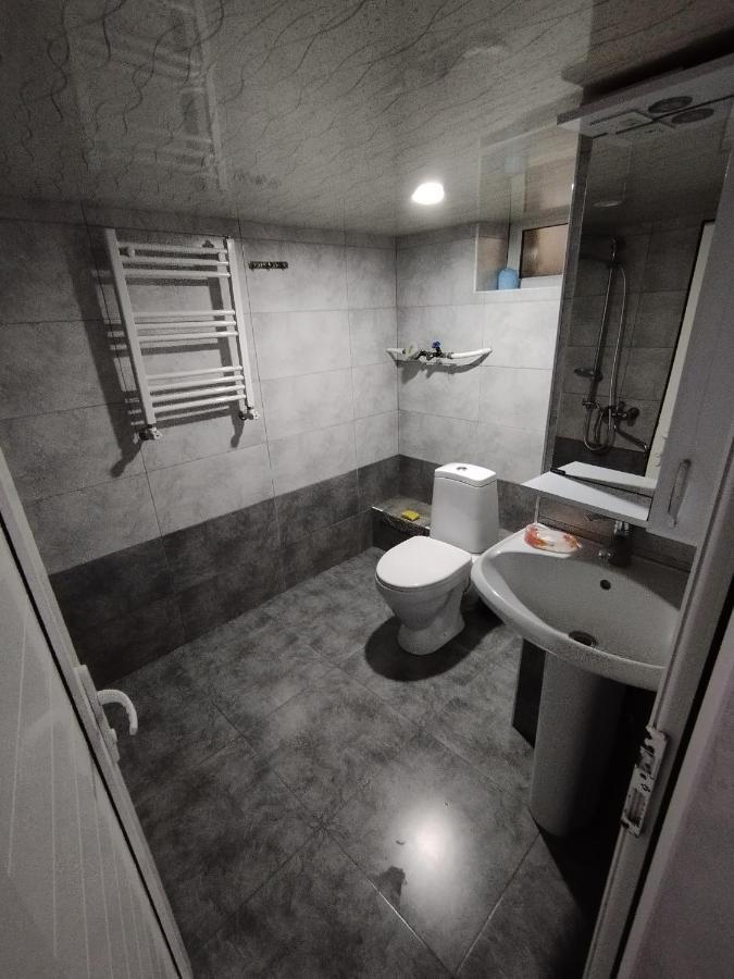 Wooden_Room_Hostel Yerevan Bagian luar foto